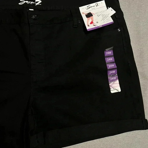 NWT Seven7 Stretchy Black Jean Shorts rolled cuffs 24W comfort stretch material - Picture 3 of 5